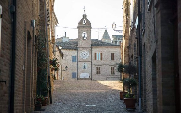 Monte-Rinaldo-Torre-dell-Orologio