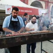 borgo autentico di saluzzo piemonte festa nazionale bai 2015 arrosticini abruzzo