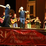 festa-nazionale-borghi-autentici-2017-biccari-cantori-di-carpino