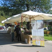 festa nazionale borghi autentici 2008 sauris stand con prodotti tipici del territorio